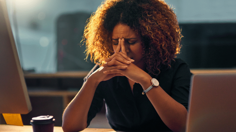 Quando o Desempenho Cai: a Raiz Invisível que Paralisa Equipes