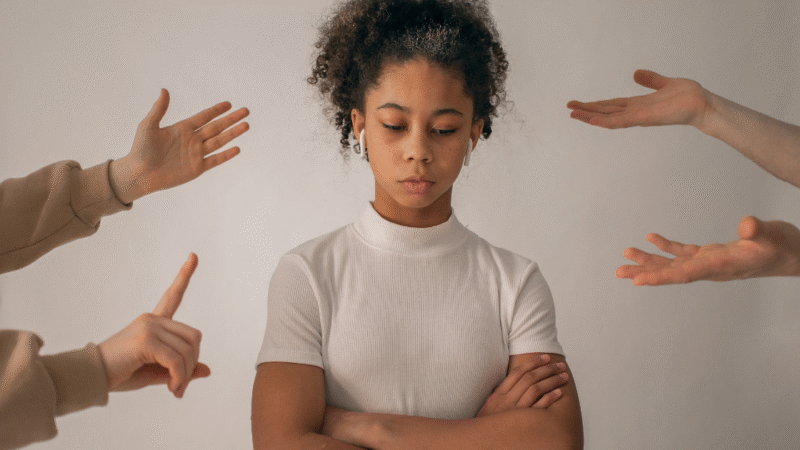 O Preço de Evitar o Conflito: Como a Paz Artificial Destrói a Autonomia