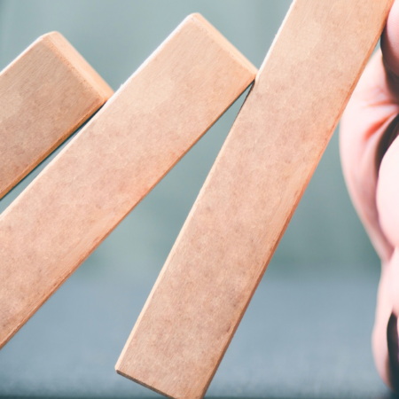 Pequenos Estímulos, Grandes Reações: Uma Leitura Ontoanalítica