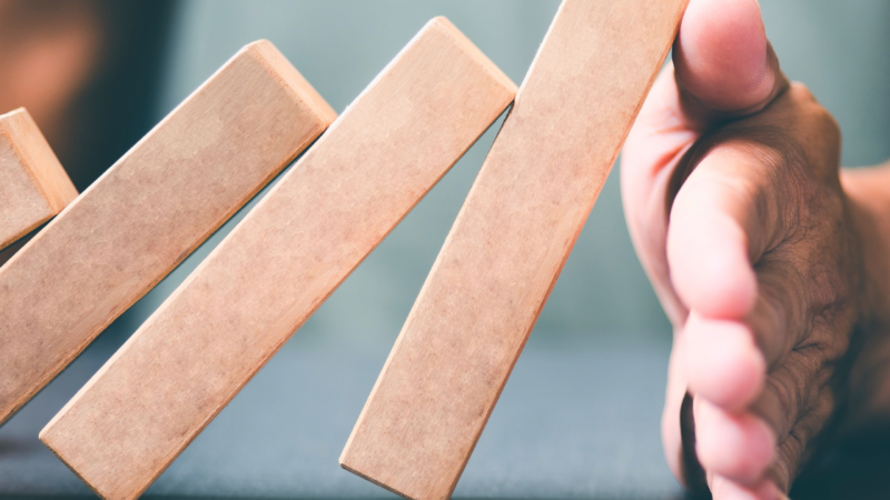 Pequenos Estímulos, Grandes Reações: Uma Leitura Ontoanalítica