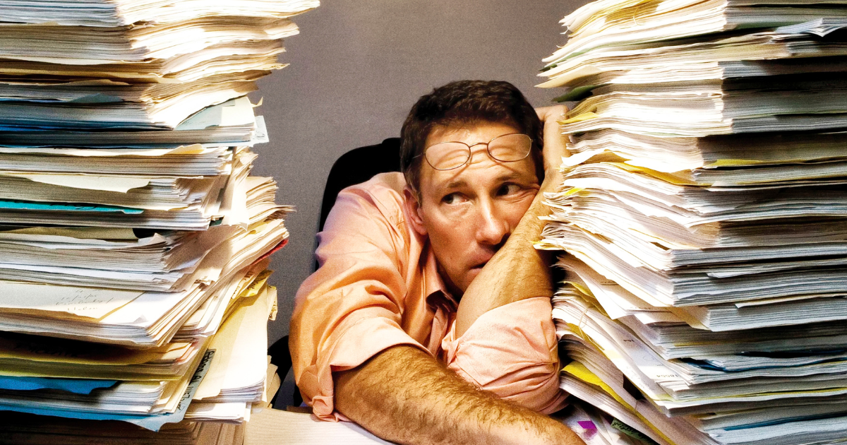 Como Líderes Desorganizados Criam Ambientes Caóticos?